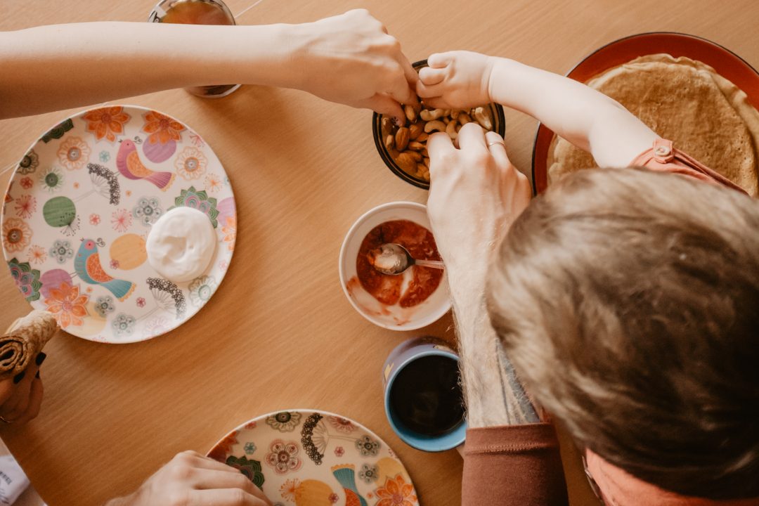 https://eastendnutrition.com/wp-content/uploads/2020/06/Canva-Family-Having-Snacks-on-Dining-Table-1080x720.jpg